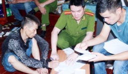 Phá đường dây ma túy lớn, 1 cảnh sát bị phơi nhiễm HIV